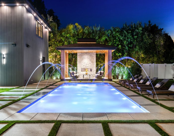 Featured image for āUnique Water Features That Instantly Elevate Any Pool Designā